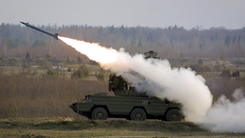 Rosja gromadzi wojsko i rakiety