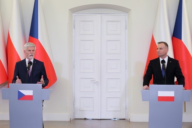 Warszawa, 16.03.2023. Prezydent RP Andrzej Duda (P) i prezydent Czech Petr Pavel (L) podczas konferencji prasowej, po spotkaniu w Pałacu Prezydenckim w Warszawie, 16 bm. Nowy prezydent Czech jest z oficjalną wizytą w Warszawie. (mr) PAP/Paweł Supernak