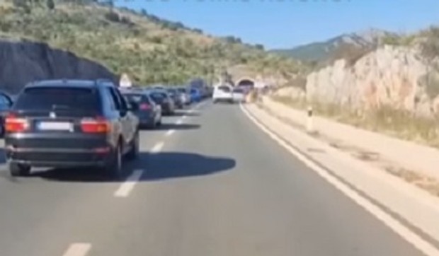 Gužve u Crnoj Gori