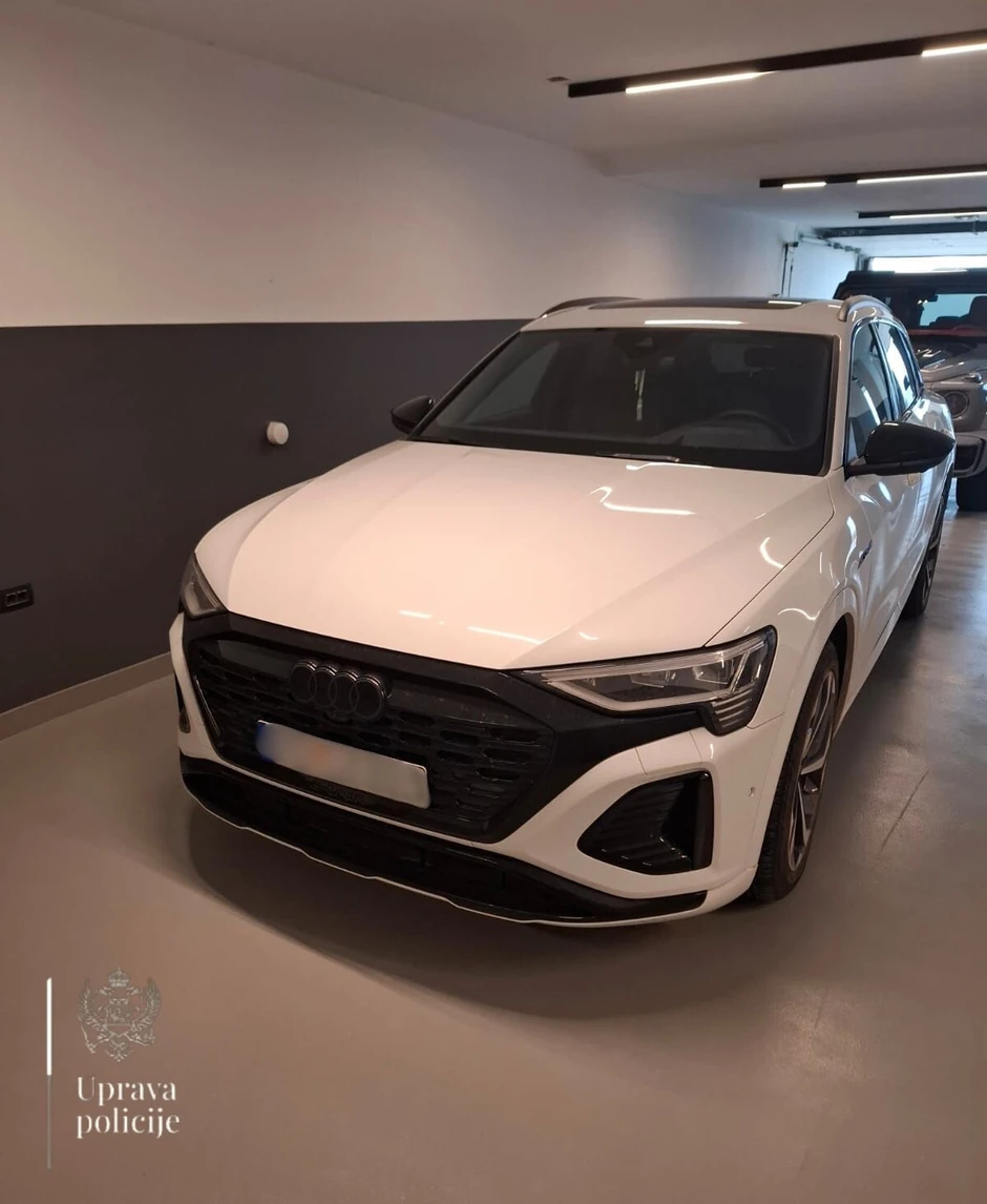 Zaplena automobila i novca u kući Radoja Zvicera