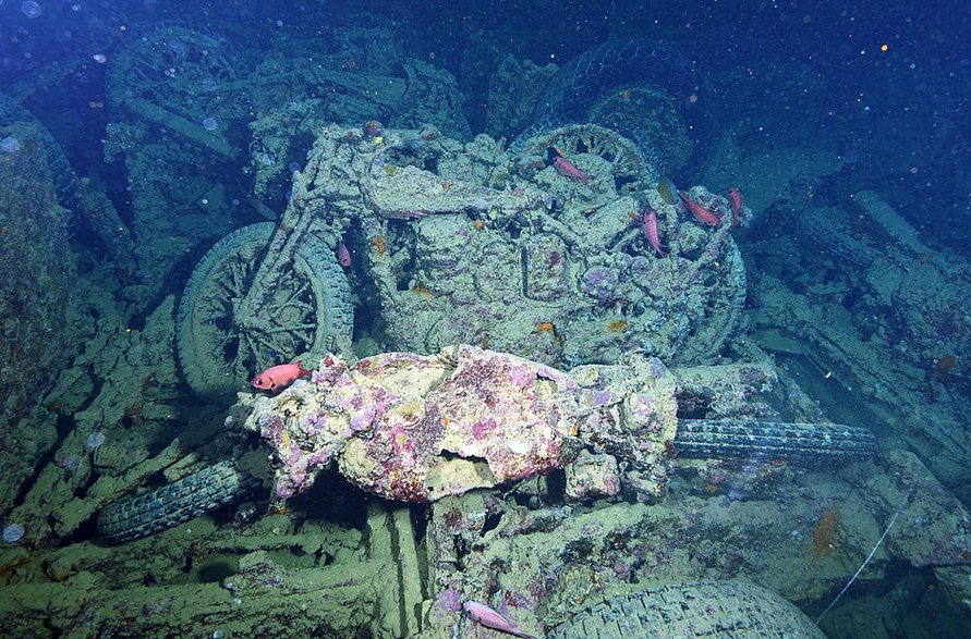 Zatopiony brytyjski motocykl we wraku SS Thistlegorm.