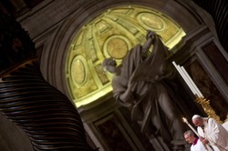 Krążą fałszywe wejściówki na kanonizację Jana Pawła II. Księża ostrzegają...