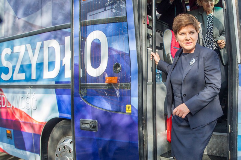 Według naszych informacji, policjanci tłumaczyli, że podczas kontroli autobusu przed siedzibą PiS, zastali w nim tylko kierowcę