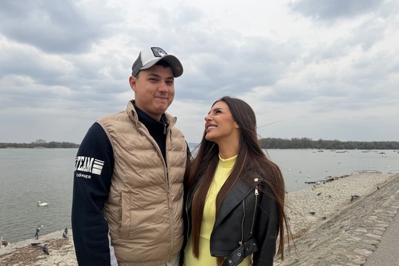 (FOTO) ENA ČOLIĆ OBUKLA KOMPLET ZLATE PETROVIĆ STAR 30 GODINA Poseban poklon od svekrve: Odmah se pohvalila