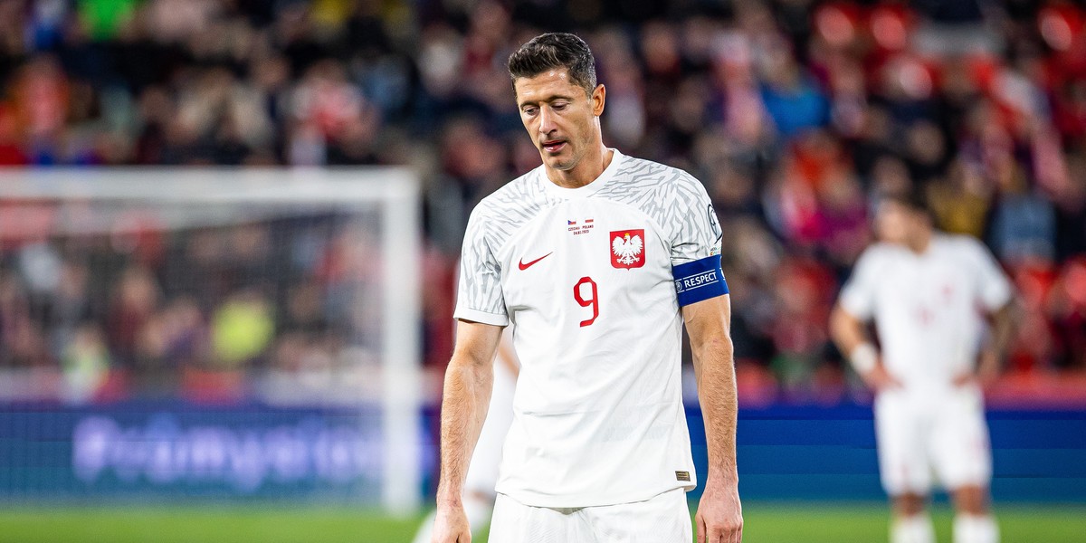 Robert Lewandowski uważa, że Polska powinna grać z dwójką napastników.