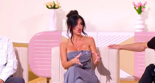 "TI NE TREBA DA BUDEŠ UZOR DEVOJČICAMA OD 7 GODINA" Skandal u emisiji- Sanja Marinković osula paljbu po Staniji Dobrojević, starleta je tada pokušala da se odbrani