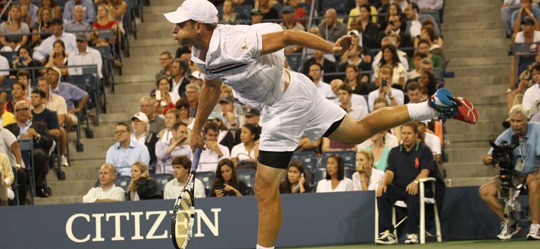 Andy Roddick zakończył karierę, ale nie potrafi rozstać się z kortem