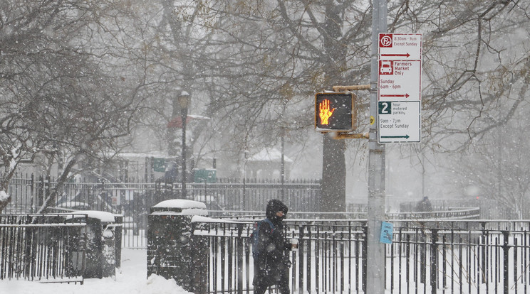 Helyenként akár 40 centiméter hó is lehet. / Illusztráció: MTI/EPA/Justin Lane