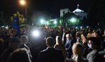 Protest przed Sejmem. Doszło do przepychanek z policją. Zaatakowano posła. WIDEO