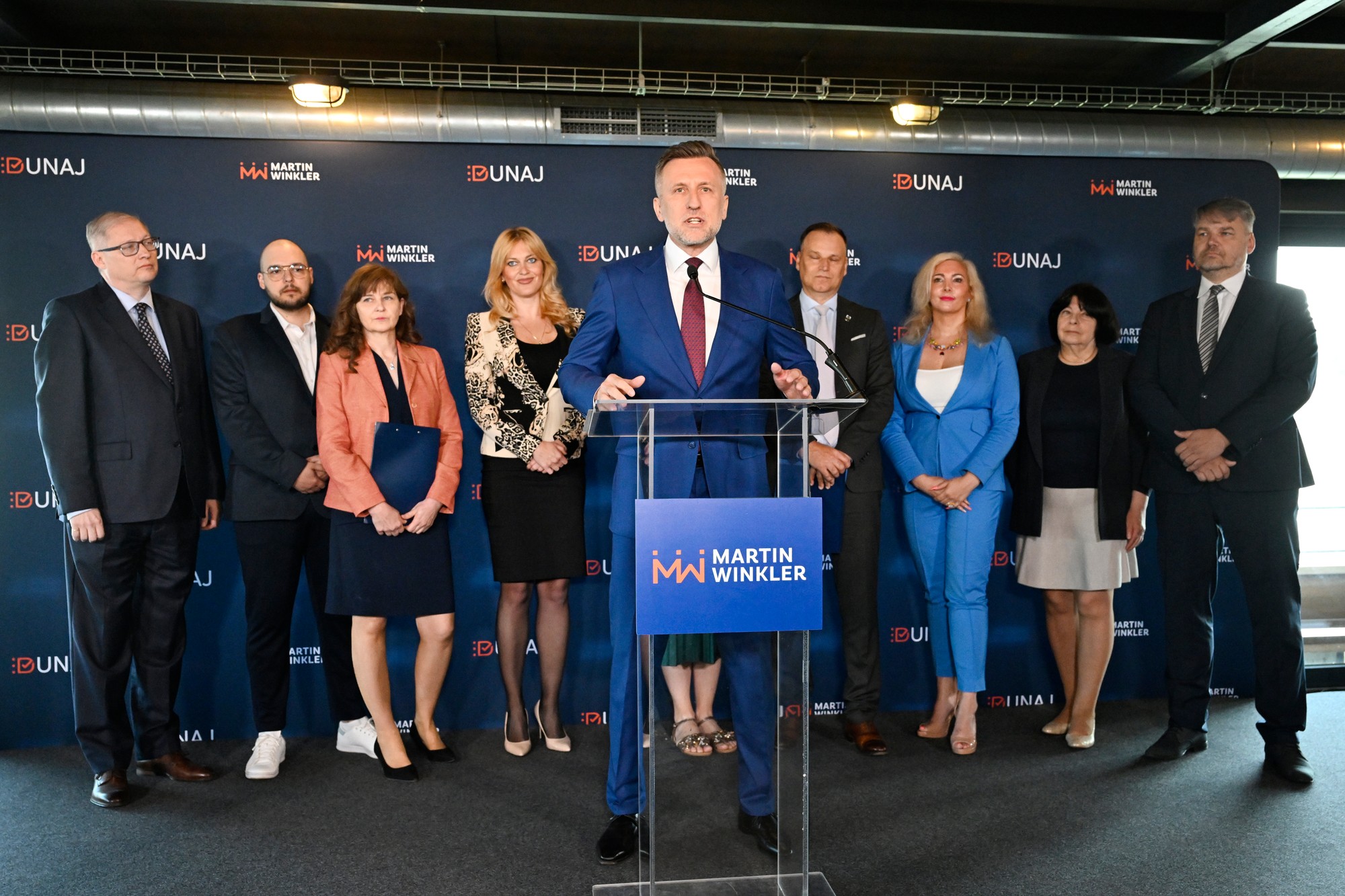 Martin Winkler (uprostred) oznámil svoju kandidatúru na primátora mesta Bratislava. 