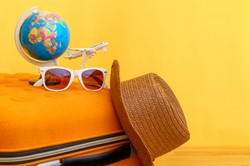 Polacy w wakacje chcą podróżować po kraju? BADANIE