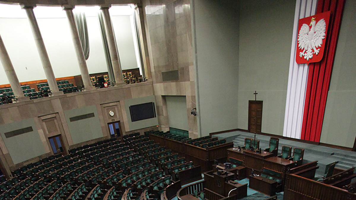 Sejm przyjął większość poprawek Senatu do nowelizacji ustawy Kodeks postępowania karnego, dotyczącej stosowania przez służby kontroli operacyjnej i zwiększenia kontroli nad np. podsłuchami. Teraz ustawa trafi do prezydenta.