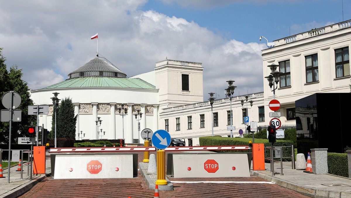 Sejm. Nowe zasady wstępu do Sejmu budzą emocje