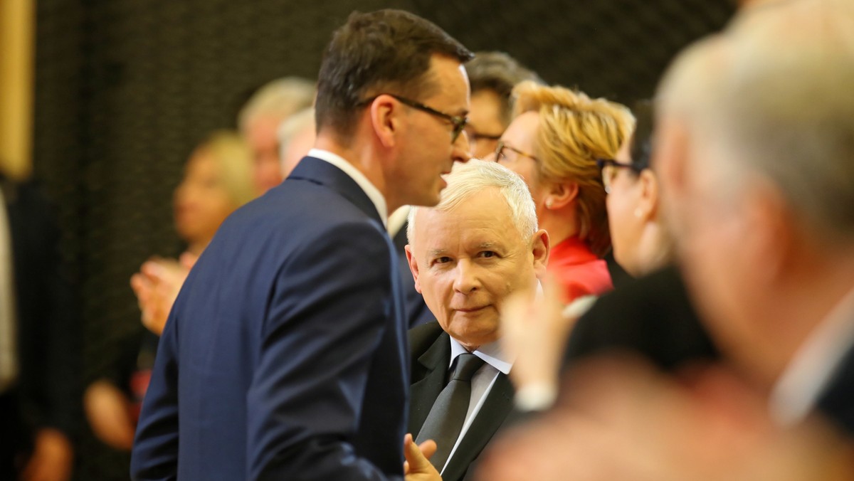 Konwencja regionalna PiS z udziałem premiera Mateusza Morawieckiego i prezesa PiS Jarosława Kaczyńskiego rozpoczęła się dziś we Wrocławskim Centrum Kongresowym przy Hali Stulecia.