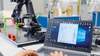 Szkoły mogą za darmo zdobyć polskiego robota edukacyjnego