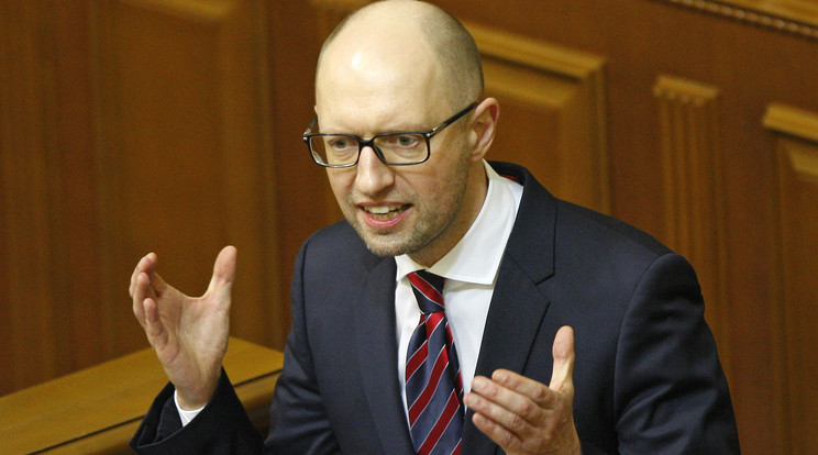Arszenyij Jacenyuk miniszterelnök a helyén maradhat /Fotó: AFP