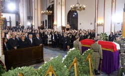 Pogrzeb Władysława Bartoszewskiego. Na mszy Komorowski, Tusk, Kopacz, Gauck