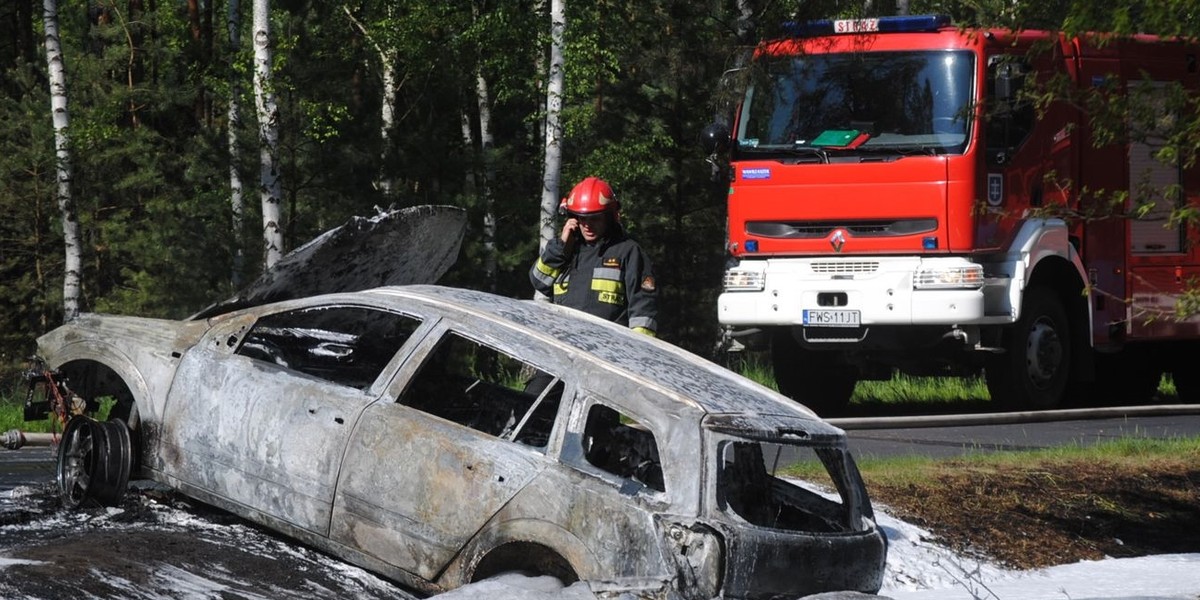 Kierowca próbował zawrócić. Jego auto wpadło do rowu 