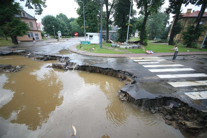 Po wodzie zostały ruiny. Szokujące FOTO z Bogatyni!