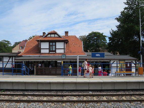 Zabytkowy dworzec kolejowy w Helu zostanie wyremontowany