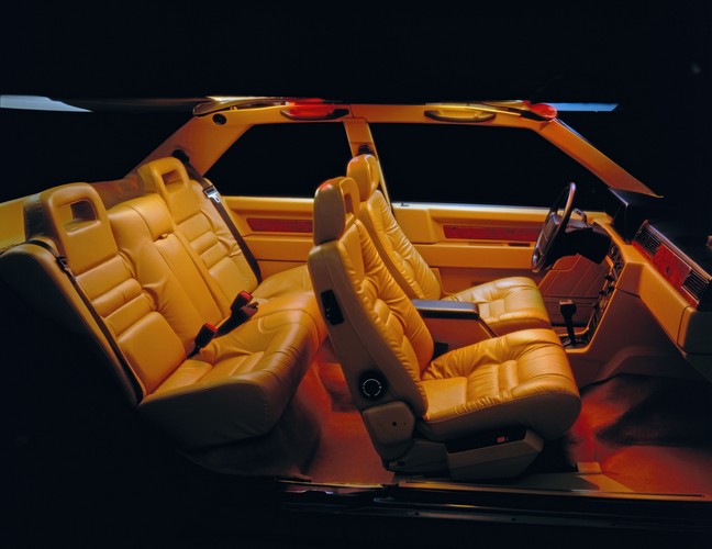 Klasyczne Volvo 780 coupe