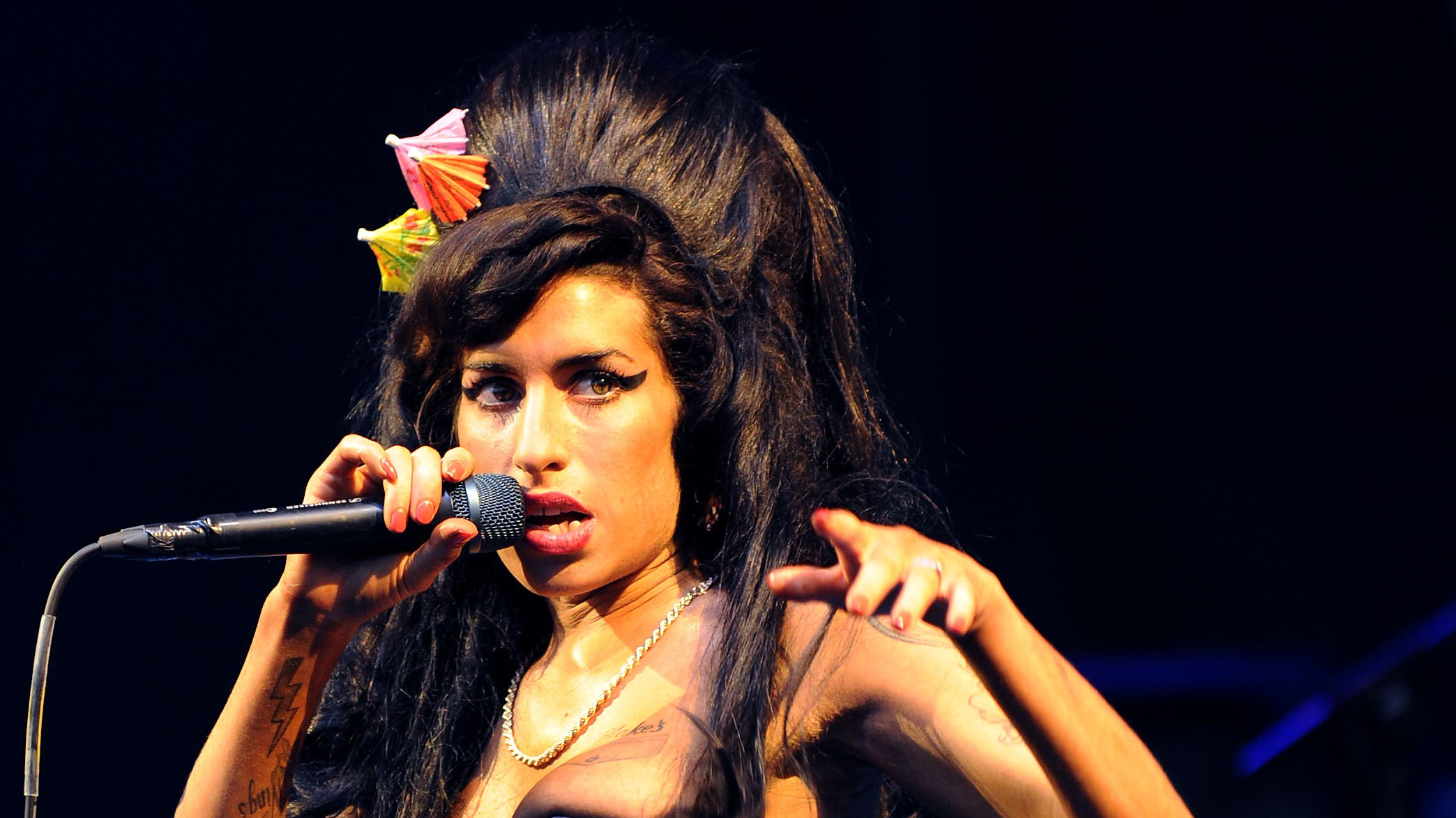 Amy Winehouse's father sues friends who secretly sold her items for $1.2M