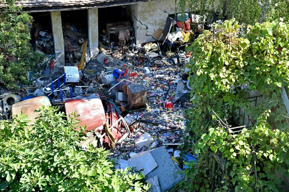 Deponija u dvorištu u Ševićevoj 14