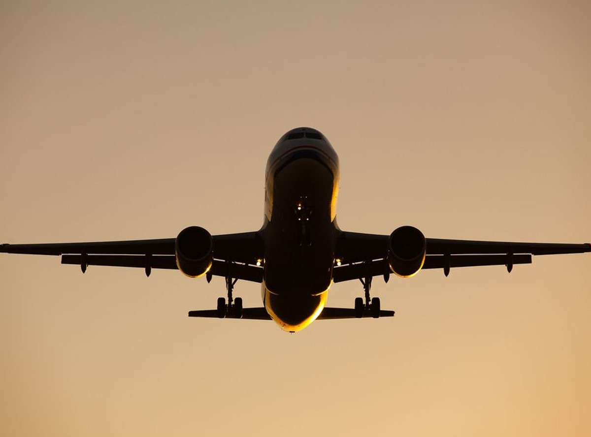 Ryanair posyła róże strajkującym z konkurencyjnych linii