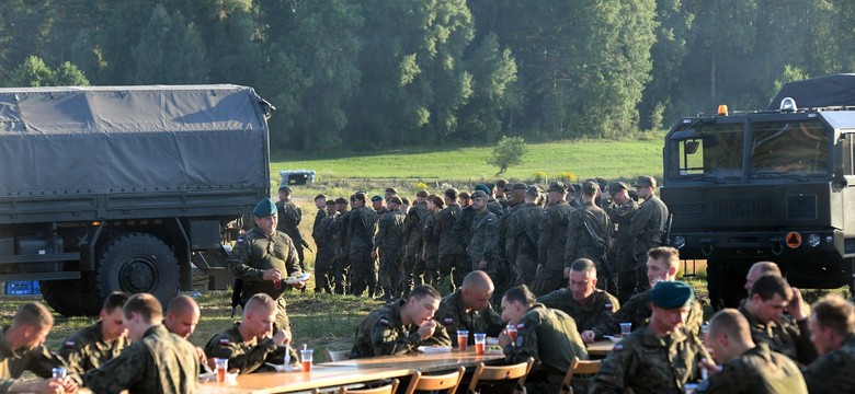 Tysiące żołnierzy na granicy są znakiem naszej słabości [OPINIA]