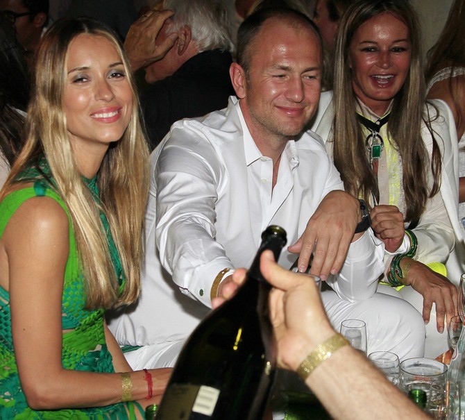 Sandra i Andrej Meljničenko 2012. u Italiji sa Evom Kavali, dugogodišnjom prijateljicom