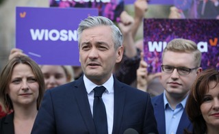 Biedroń o podpisaniu noweli ustaw sądowych: Konstytucja przegrała dziś z legitymacją partyjną