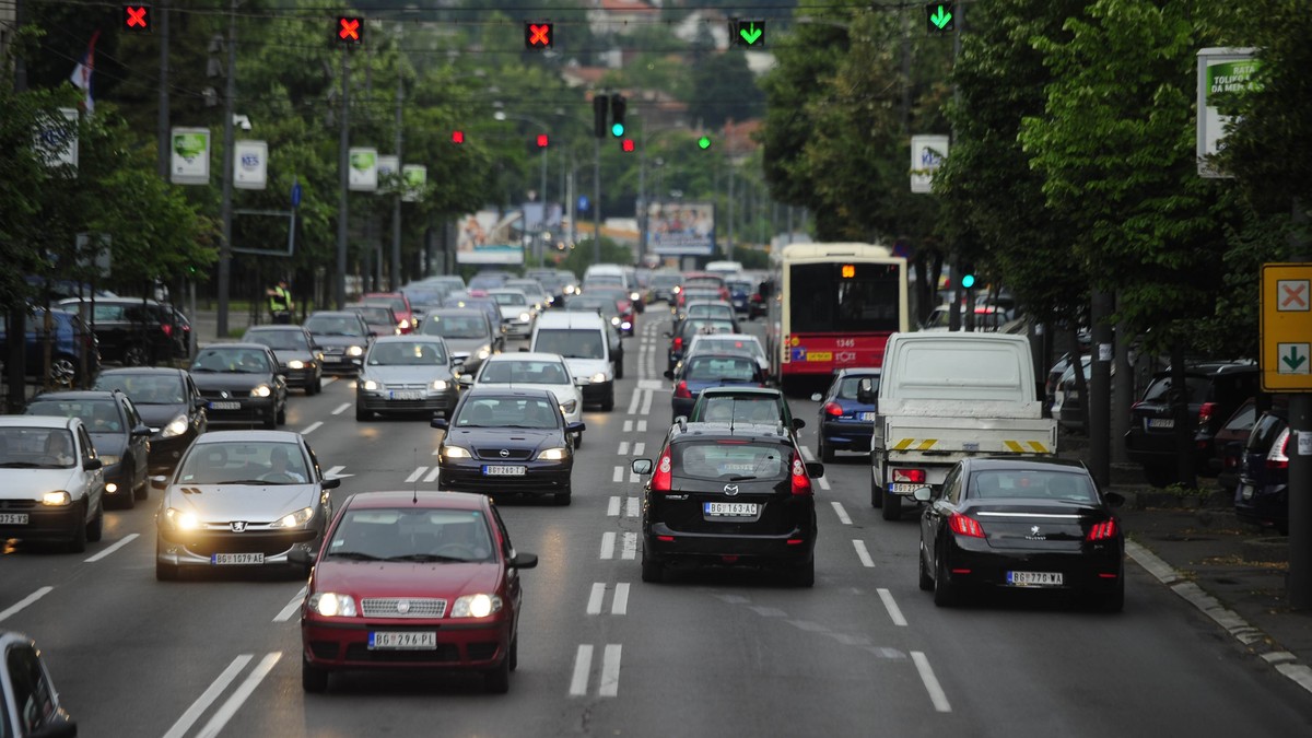 OTVORENA ULICA TOŠIN BUNAR! Vozači, obavezno pratite NOVE ZNAKOVE, jedna traka menja smer DVA PUTA DNEVNO: Ovo su svi noviteti!