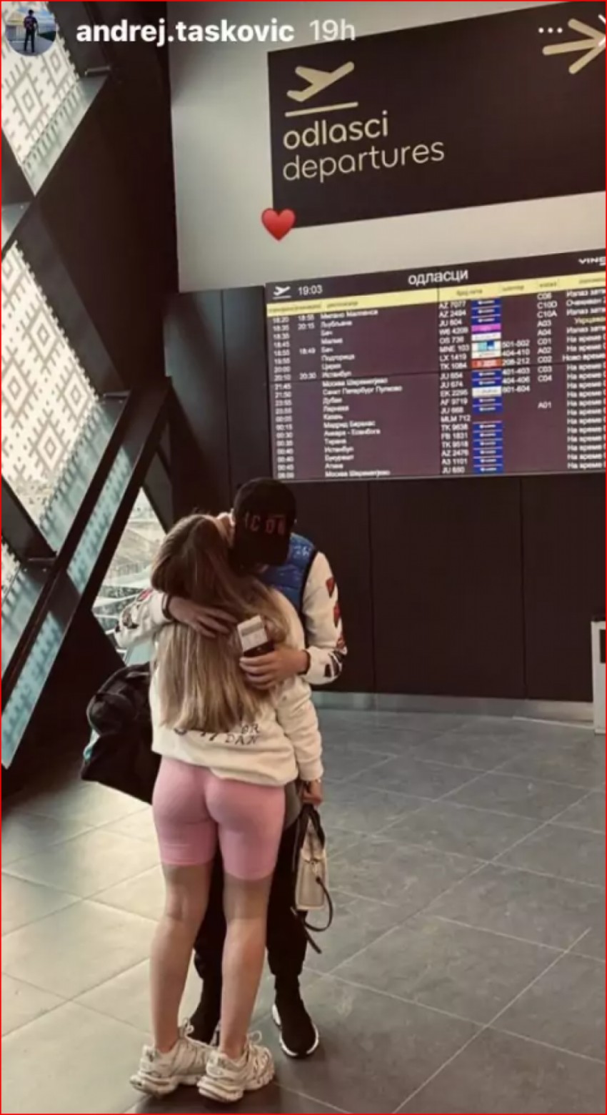 Andrej putuje sa devojkom