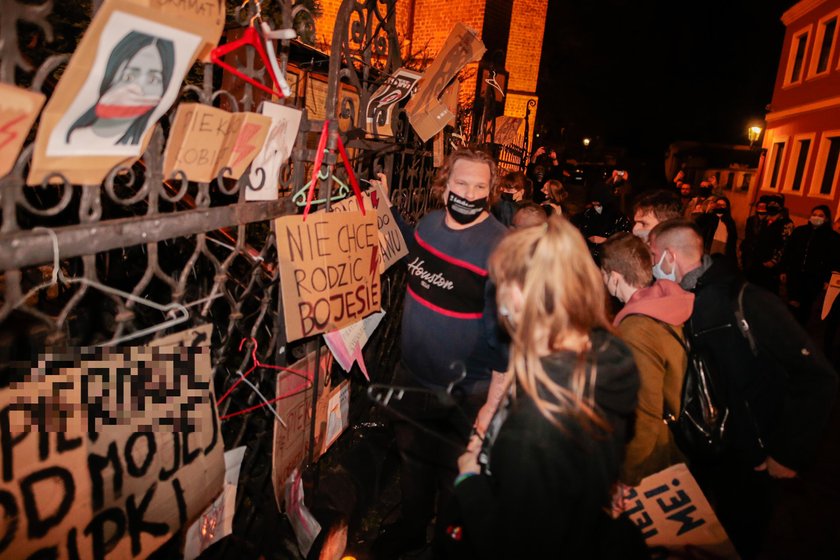 Siostrzeniec premiera Morawieckiego na protestach