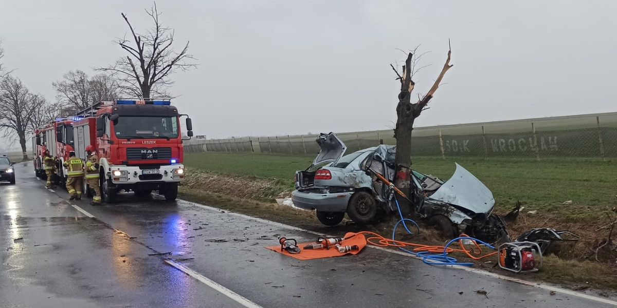 Wypadek w Stanowicach. 20-latek zginął na miejscu. 