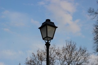 Spółki energetyczne nie unikną podatku od przydrożnych latarni