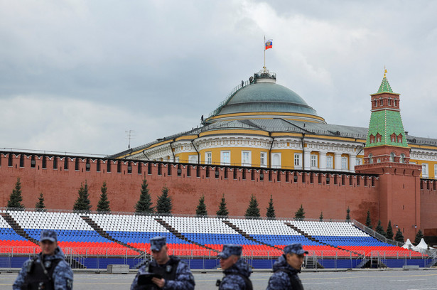 Kreml wpadł na pomysł "zneutralizowania" protestów. Twierdzi, że żony żołnierzy popierają wojnę...