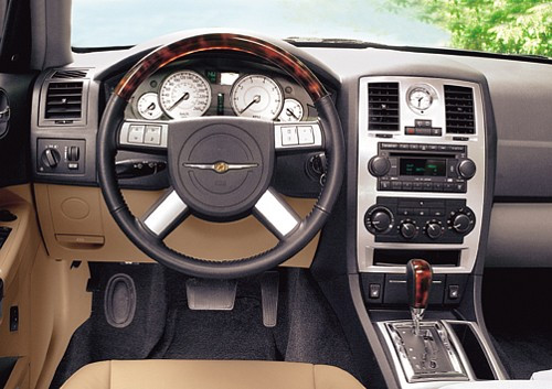 Chrysler 300C Touring 5.7 Hemi - Amerykańska alternatywa