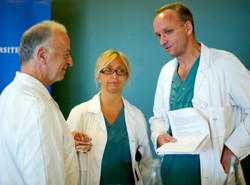 Przeszczepiono córkom macice matek