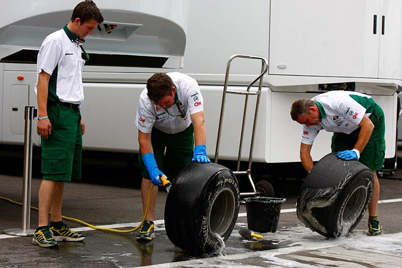 Grand Prix Węgier 2010: fruwające koła, niedościgniony Webber, niepowodzenie Kubicy (relacja, wyniki)