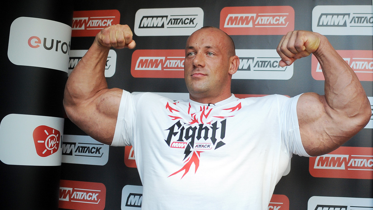 Znany litewski kulturysta, Robert "Hardkorowy Koksu" Burneika znowu wejdzie do klatki. Jego druga walka w MMA będzie miała miejsce 27 kwietnia na gali MMA Attack 3.