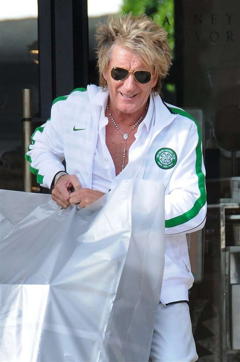 Rod Stewart! Ale się ubrał. O matko!