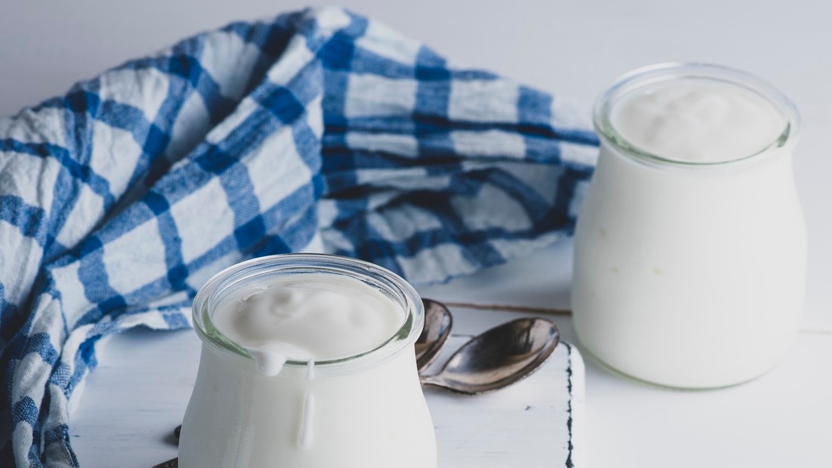 Najbolji recept za domaći jogurt: Pravi se od dva sastojka i gust je kao grčki