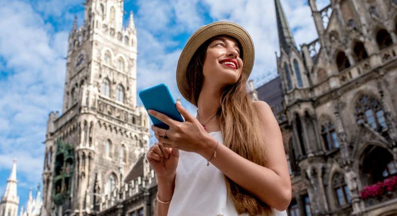 Workers in hospitality and related industries have shared nine tips with Insider on how American tourists can blend in and respect etiquette while in Europe.RossHelen/Shutterstock