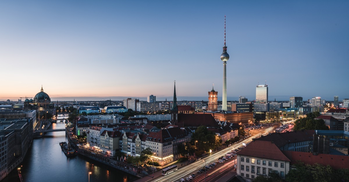 "NZZ": Германия ставит польскую экономику в качестве образца для подражания, но имеет проблемы с самомнением