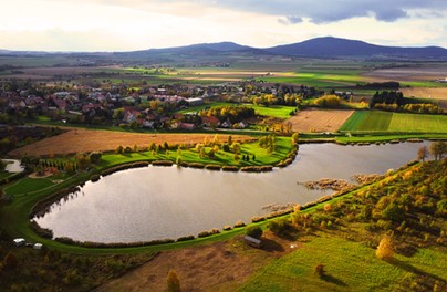 Zalew w Jordanowie Śląskim. Cisza, natura i baranek z historią