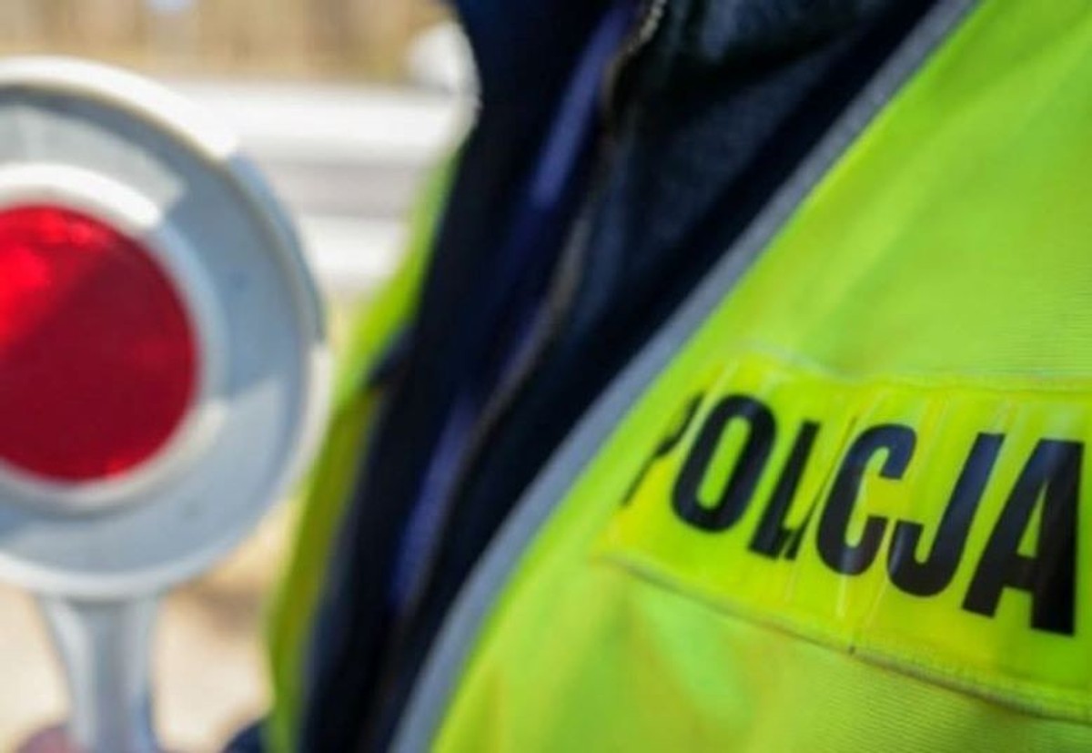 The Audi driver rushed 104 km/HW of the city. He lost his driving license
