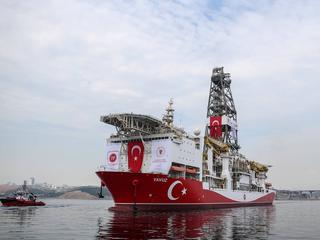 MSZ Turcji potwierdziło w środę, że turecki statek rozpoczął wiercenia na Morzu Śródziemnym na zachód od Cypru na początku maja. 