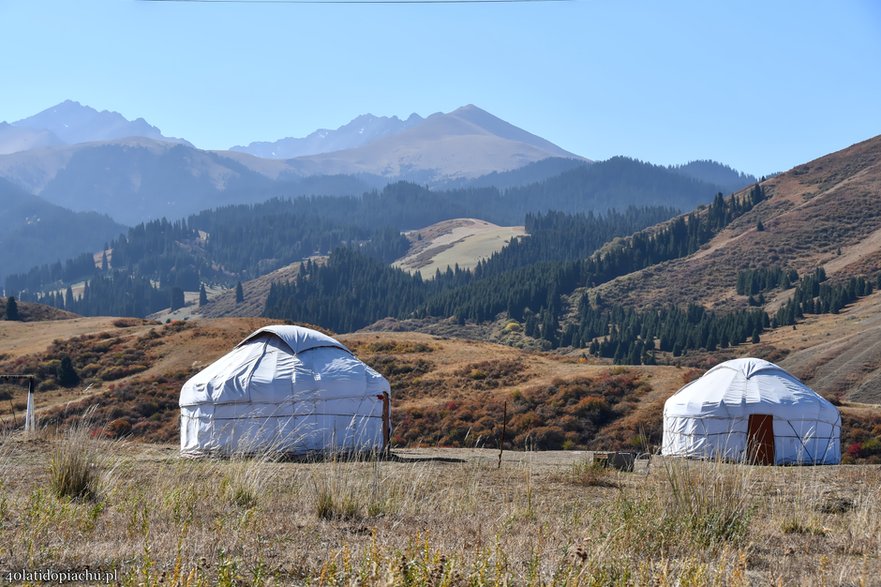 Kazachstan, październik 2021. Tradycyjne jurty mieszkalne.