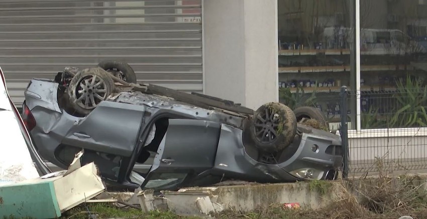 Prevrnut automobil u Mirijevu 